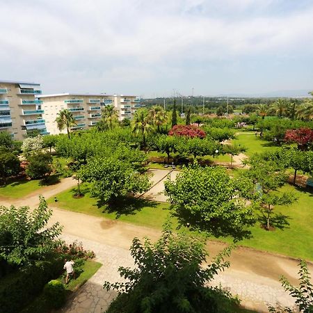 Los Juncos De Pineda Park Салоу Екстериор снимка