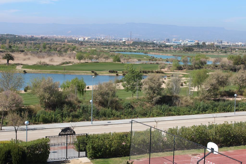 Los Juncos De Pineda Park Салоу Екстериор снимка