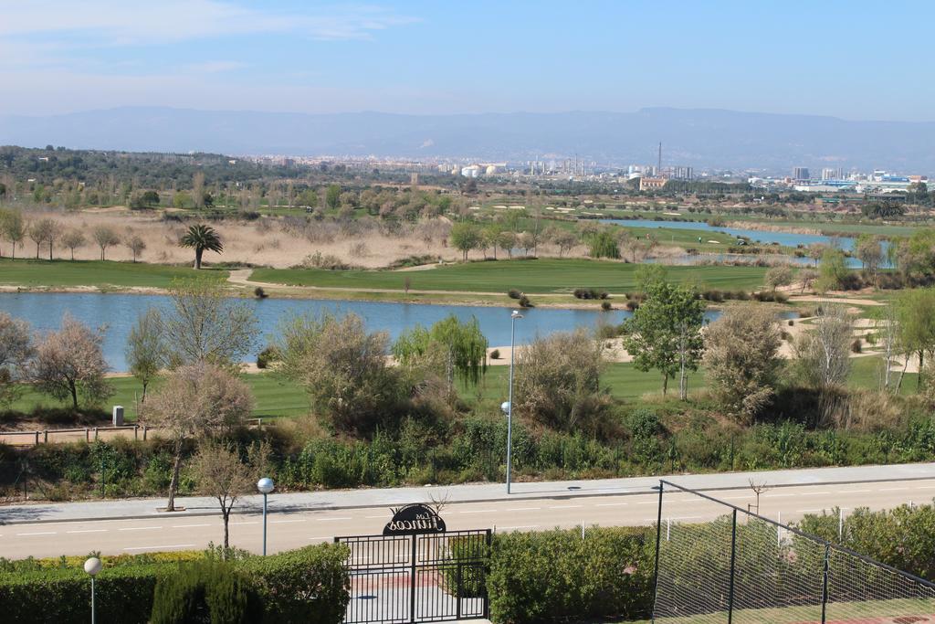 Los Juncos De Pineda Park Салоу Екстериор снимка