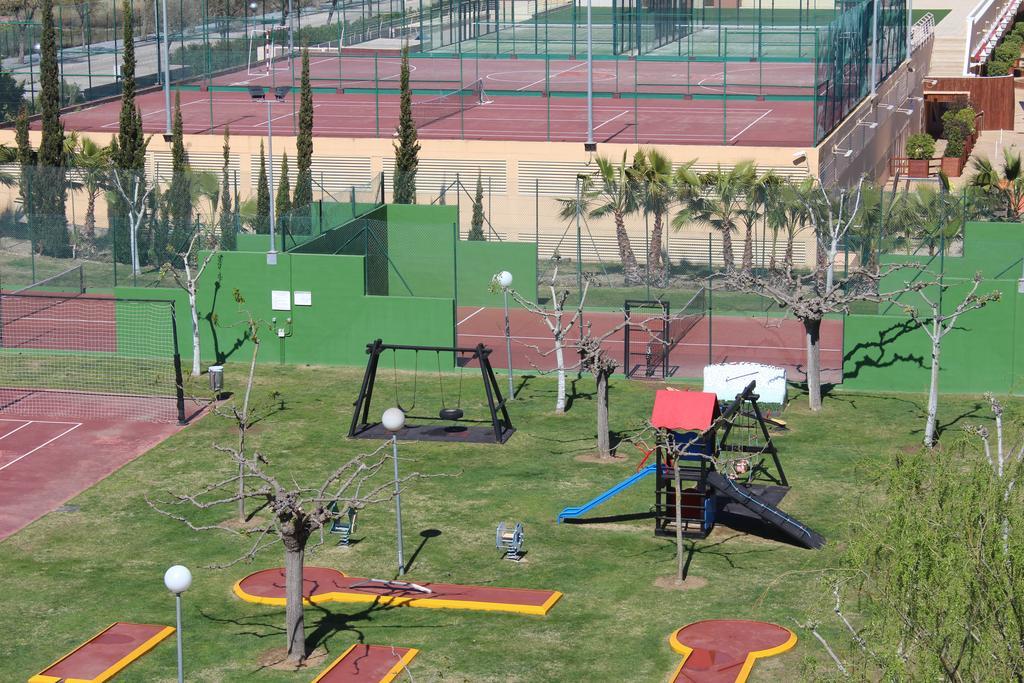 Los Juncos De Pineda Park Салоу Екстериор снимка