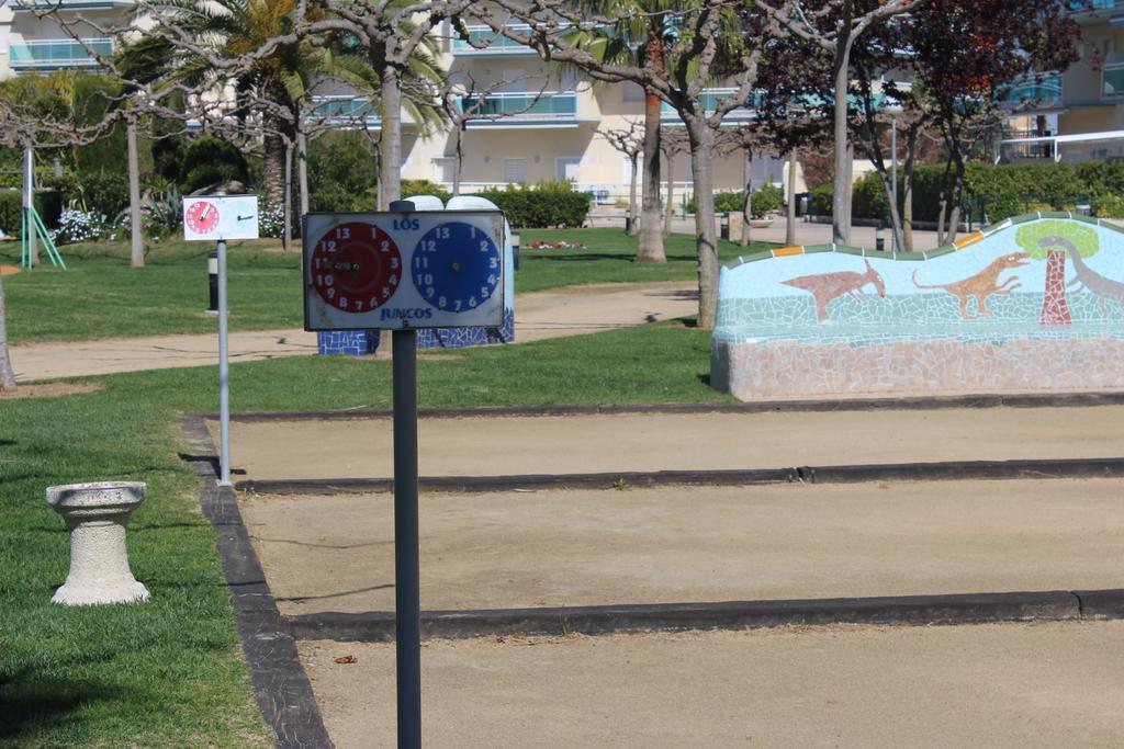 Los Juncos De Pineda Park Салоу Екстериор снимка