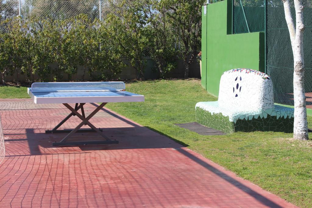 Los Juncos De Pineda Park Салоу Екстериор снимка
