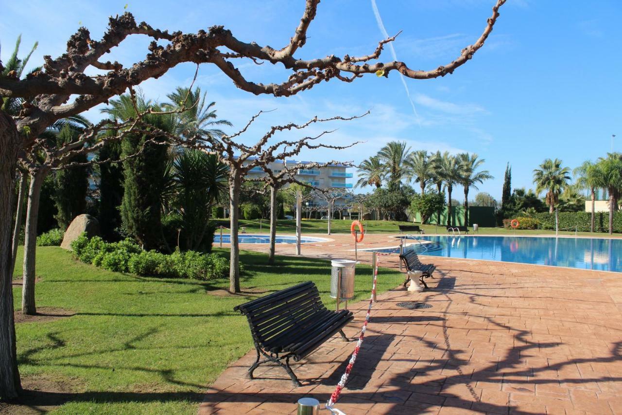 Los Juncos De Pineda Park Салоу Екстериор снимка